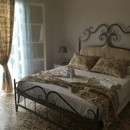 Angelo * Paleokastrítsa